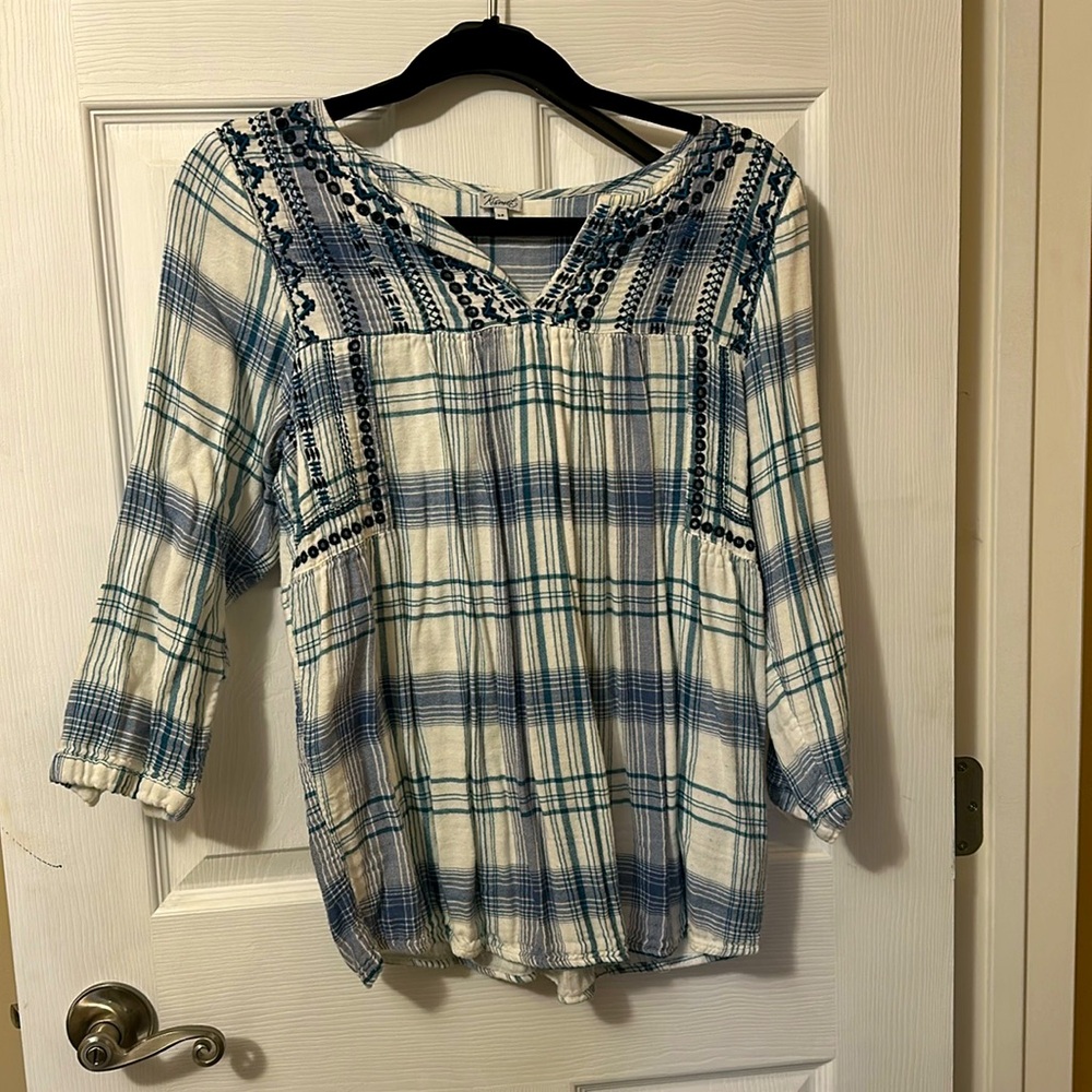 Flannel tunic style top . Very soft